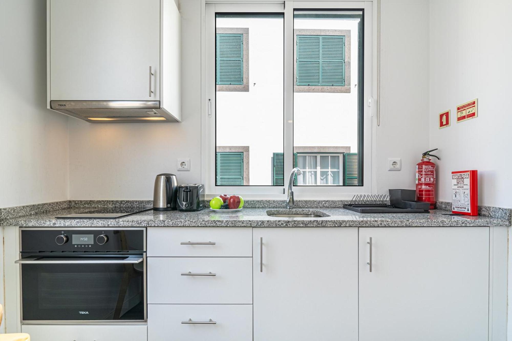 Tanoeiros Apartments Фуншал Екстериор снимка